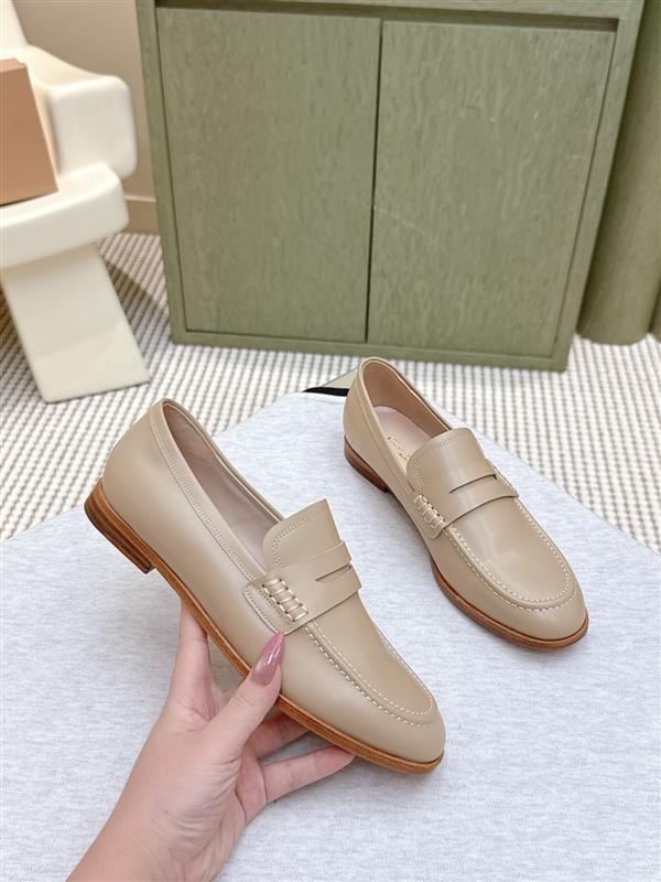 2025112812728887 310